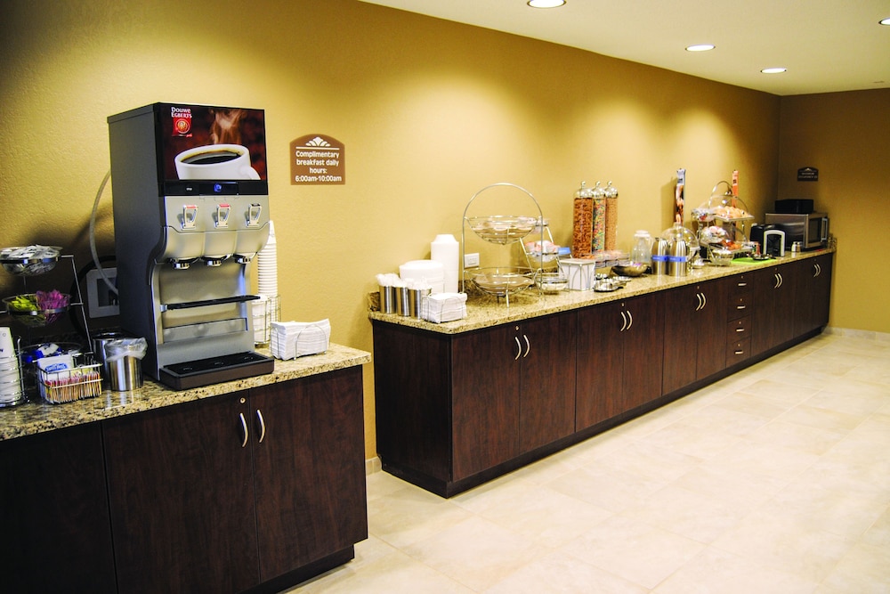 Microtel Inn By Wyndham Mineral Wells Parkersburg - photo 15