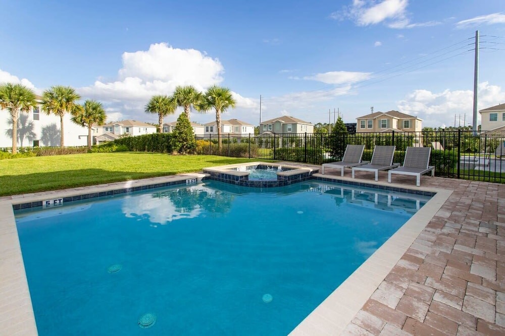 Luxurious 5Bd Single Family w Pool&Jacuzzi @Encore Resort 7432 - photo 42