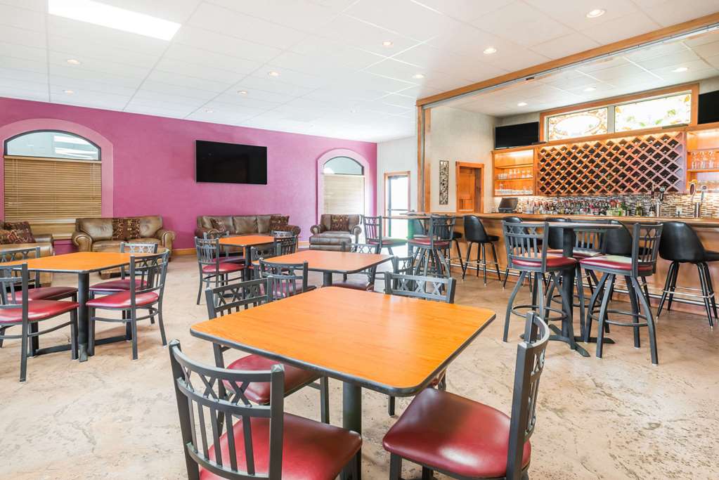 Ramada by Wyndham Strasburg Dover - photo 5