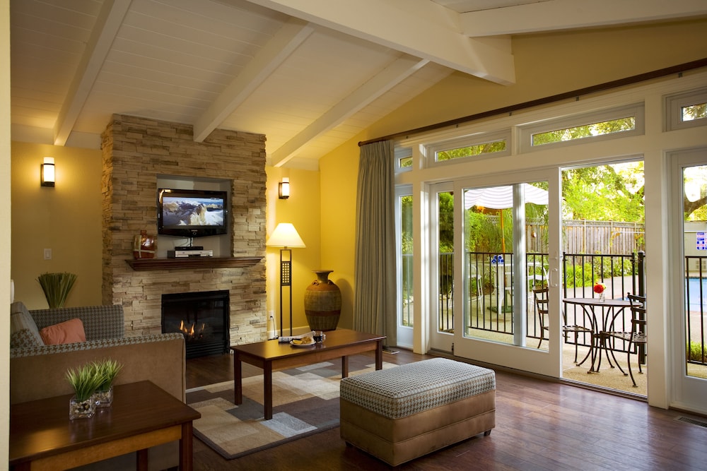The Cottages Hotel - photo 2