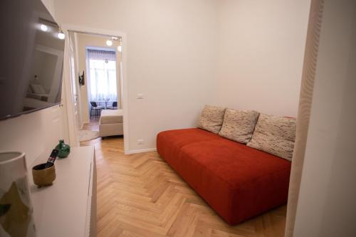 Light Apartment Cattaro 65 — 4-Star Luxury Hotel in Bari, Italy