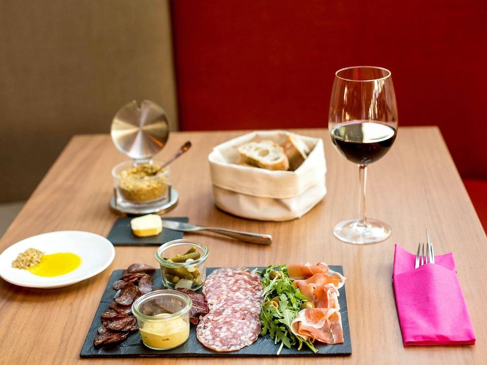 מזון ומשקאות