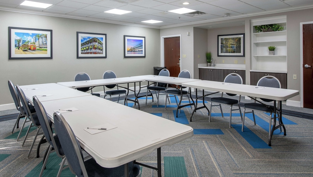 Hampton Inn & Suites Lafayette - photo 26