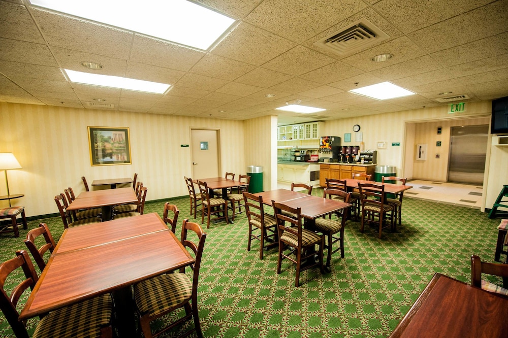 Greystone Inn and Suites - photo 16