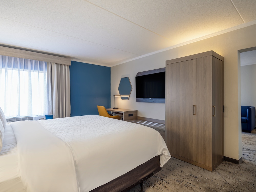 Holiday Inn Express Greensboro I 40 at Wendover an Ihg Hotel - photo 9