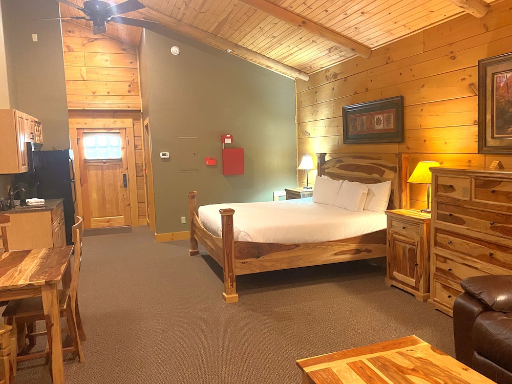 The Lodges at Sunset Village - photo 8