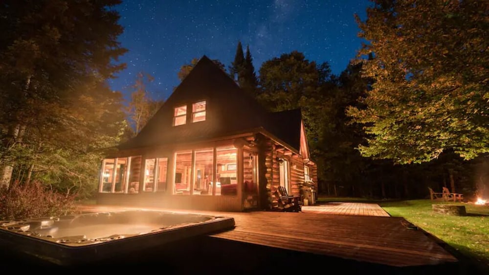 The Beaver Lodge by Escapades Tremblant — 4-Star Luxury Hotel in Joliette, Canada