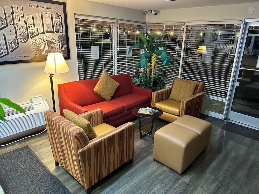 Super 8 by Wyndham Raleigh - photo 3