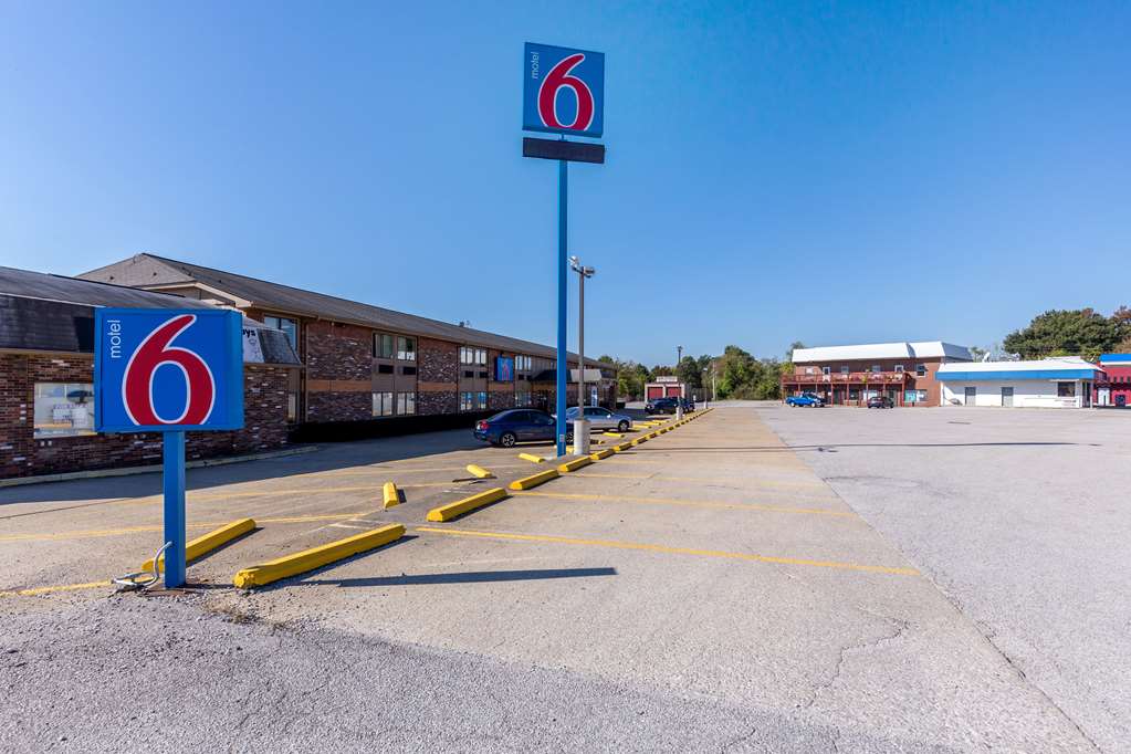 Motel 6 Troy IL - photo 4