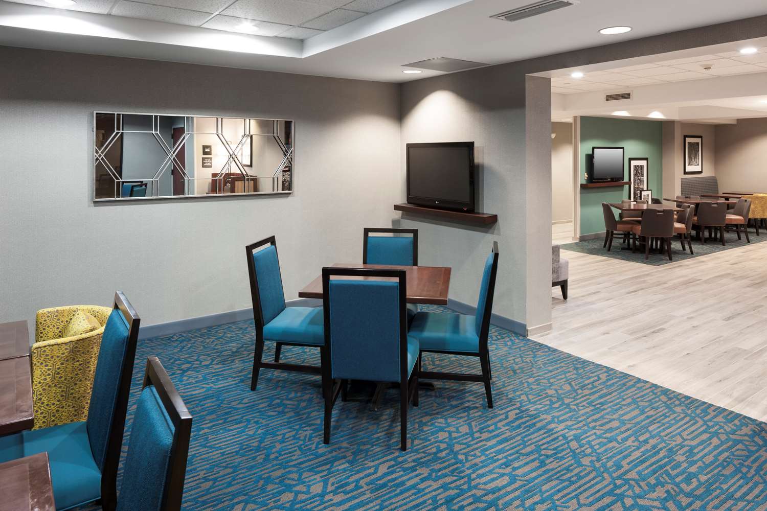 Hampton Inn Kansas City Liberty - photo 22