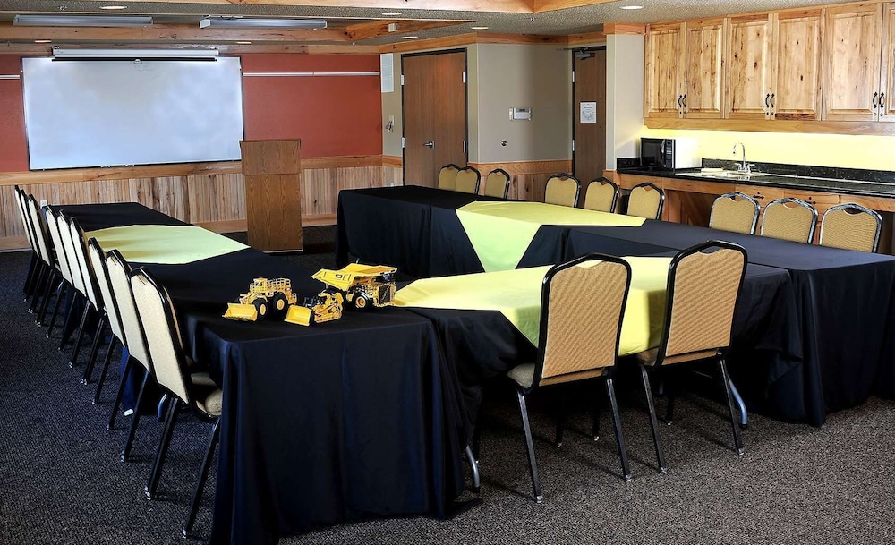 AmericInn by Wyndham Oswego - photo 25