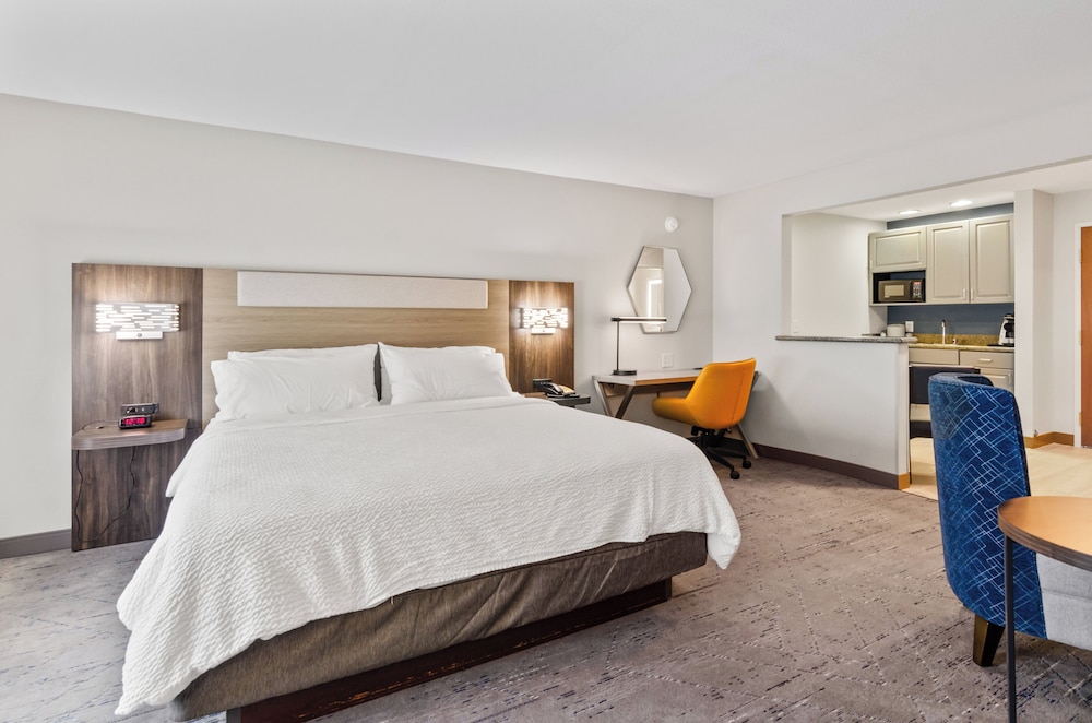 Holiday Inn Express Hotel & Suites Mount Airy by IHG - photo 14