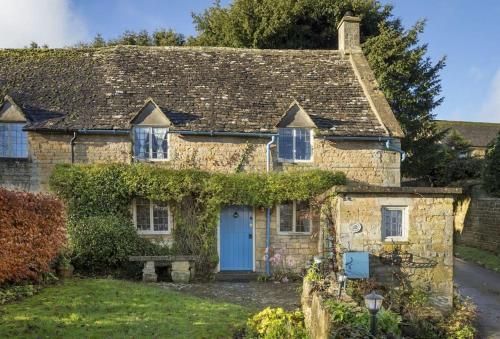 Slatters Cottage 17th Century Cotswolds Cottage — 4-Star Luxury Hotel in Moreton In Marsh, United Kingdom