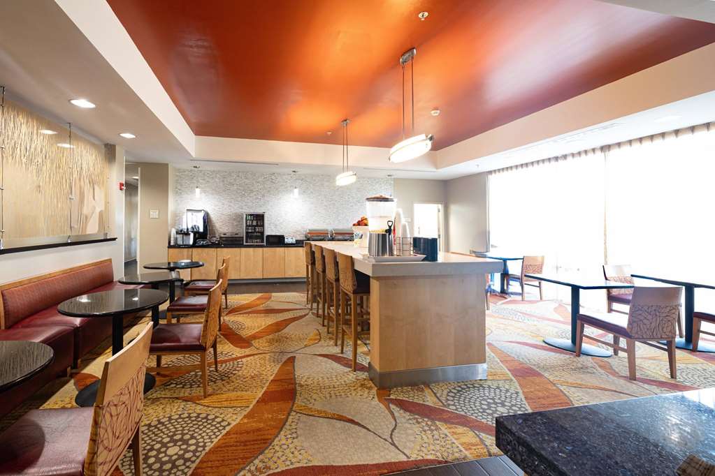 La Quinta Inn & Suites by Wyndham Starkville at MSU - photo 33