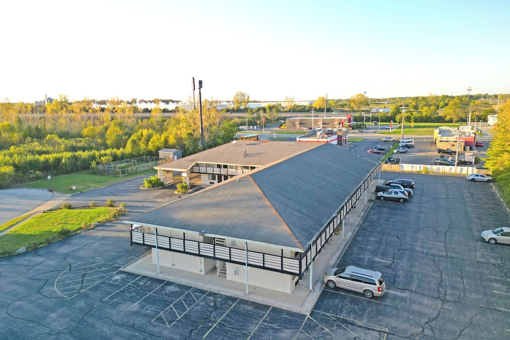 Brookville Inn By OYO Near Dayton International Airport — hotel in Brookville