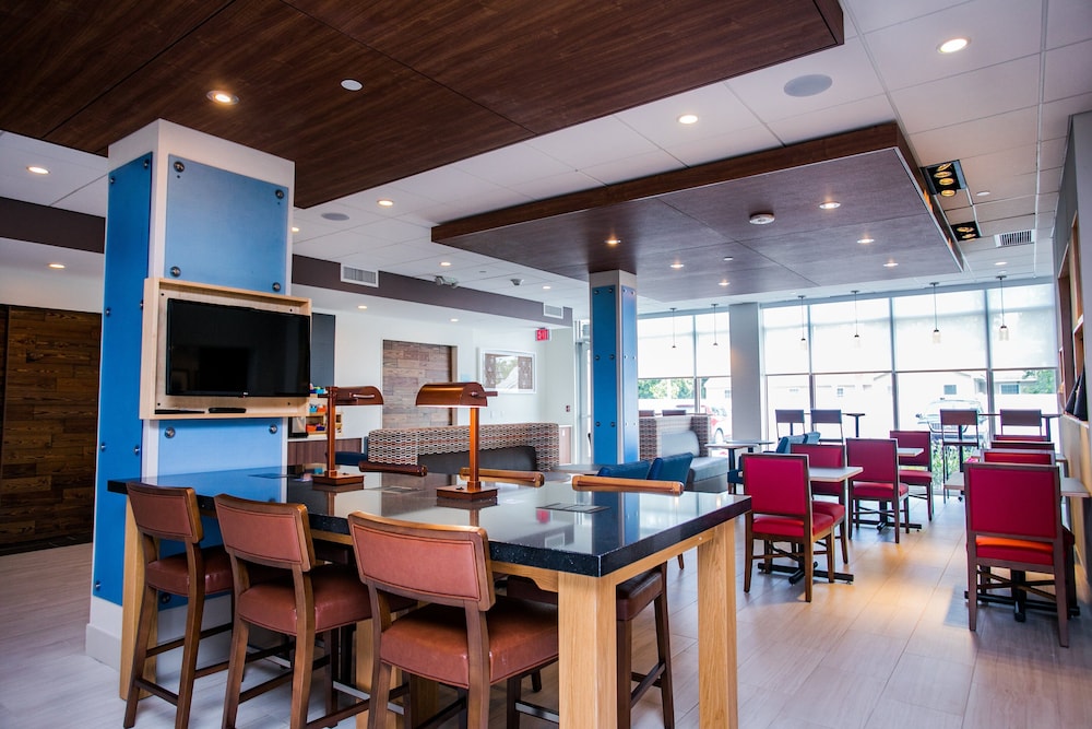 Holiday Inn Express & Suites Rehoboth Beach by IHG - photo 41