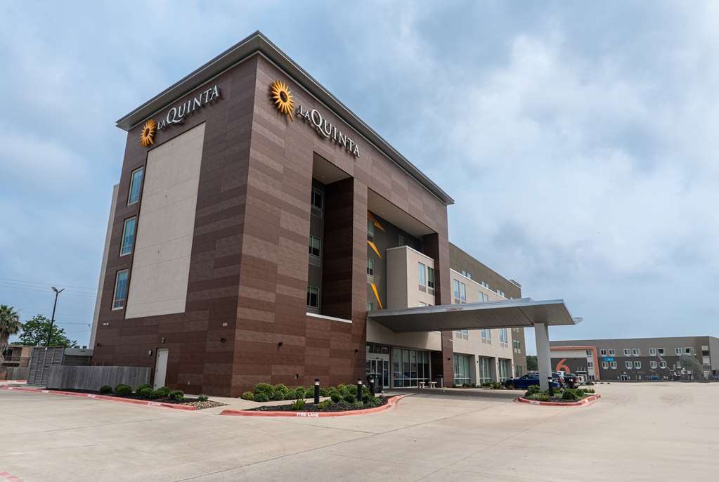 La Quinta Inn & Suites by Wyndham Corpus Christi Southeast in Corpus Christi, United States