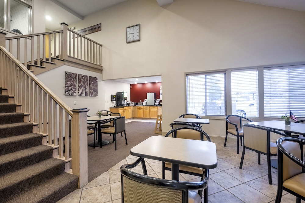 Red Roof Inn Clifton Park - photo 6