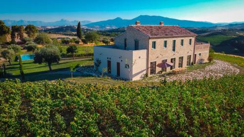 La Buona Maniera 10 Emma Villas — 4-Star Luxury Hotel in Monteprandone, Italy