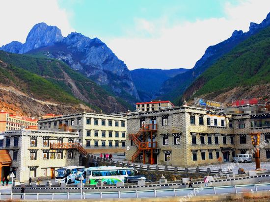 Pumeike Resort hotel in Ganzi, People's Republic of China