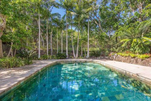 4 James Cook Apartments renovated beachside pad — 4-Star Luxury Hotel in Byron Bay, Australia