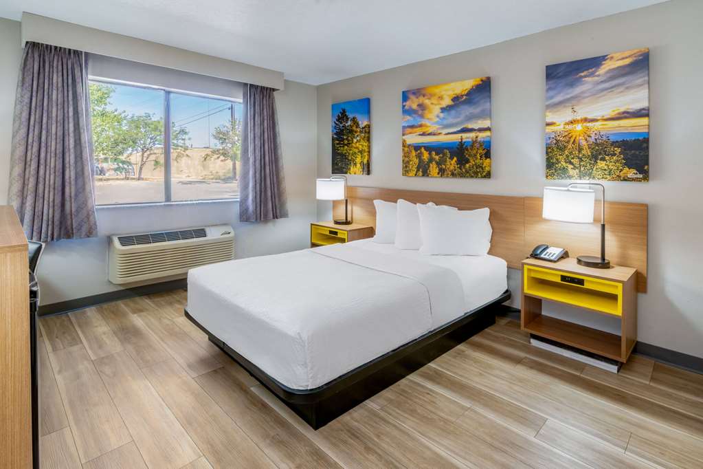 Days Inn by Wyndham Los Lunas - photo 19