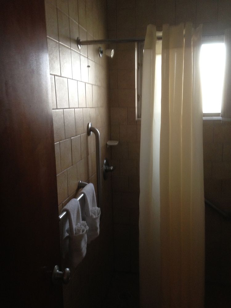 Amber Tides Motel - photo 29