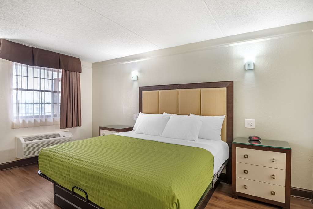 Econo Lodge Richmond North Chesterfield - photo 25