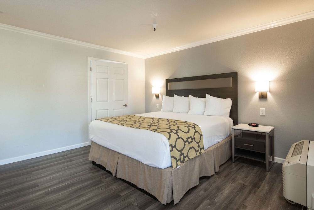 Rodeway Inn Milpitas Near Great Mall - photo 14