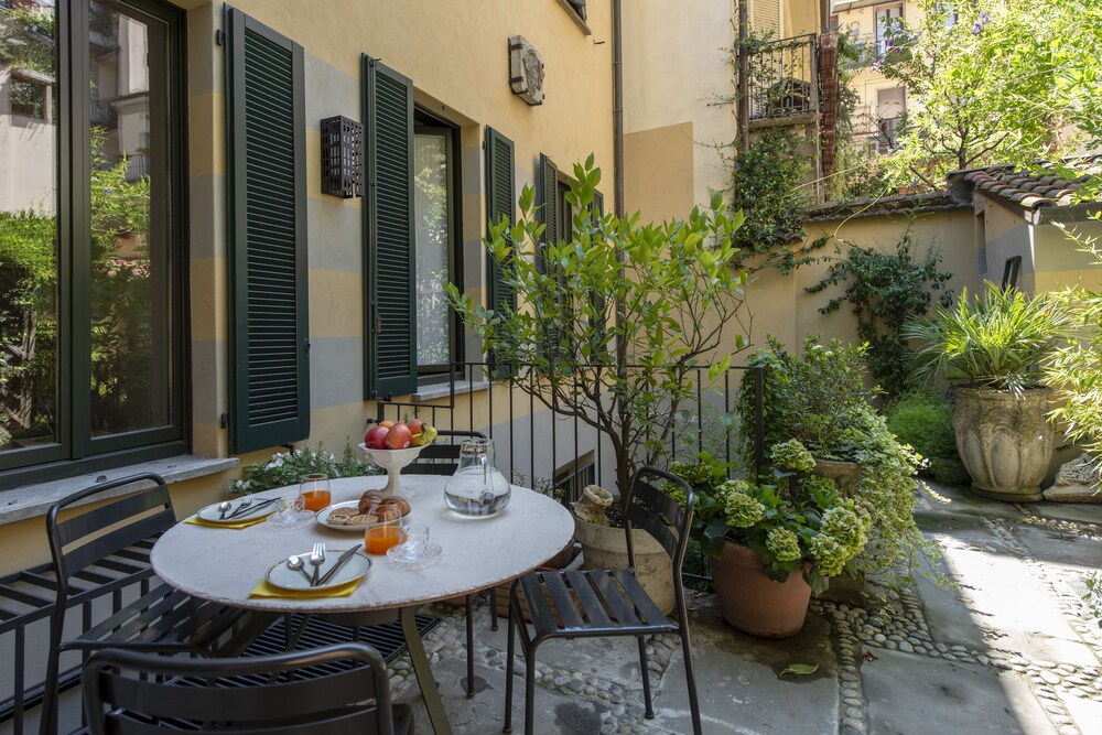 San Marco hideaway new exclusive apartment — 4-Star Luxury Hotel in Milan, Italy