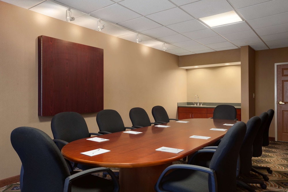 Hampton Inn Geneva - photo 24