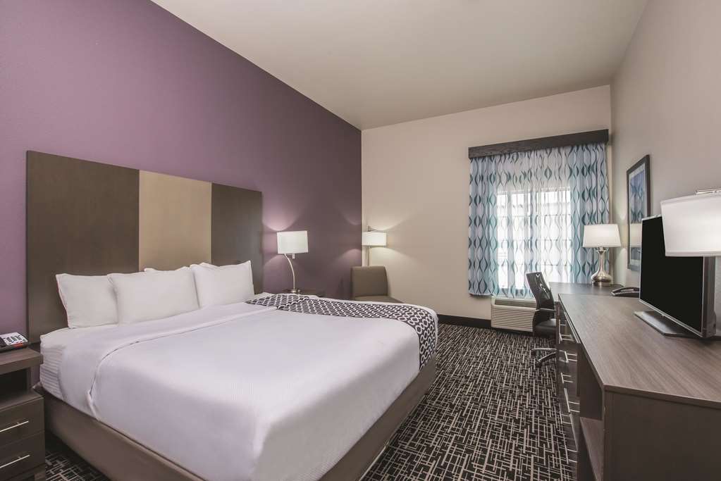 La Quinta Inn & Suites by Wyndham Enid - photo 9