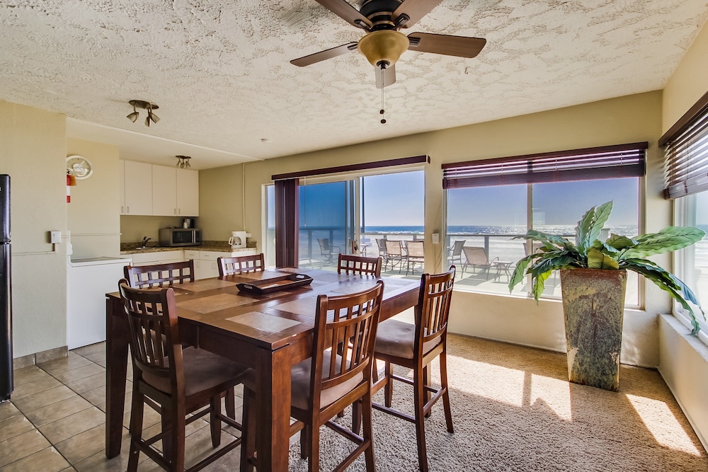 Surfer Beach Hotel - photo 34