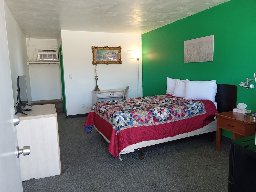 Capri Motel - photo 13