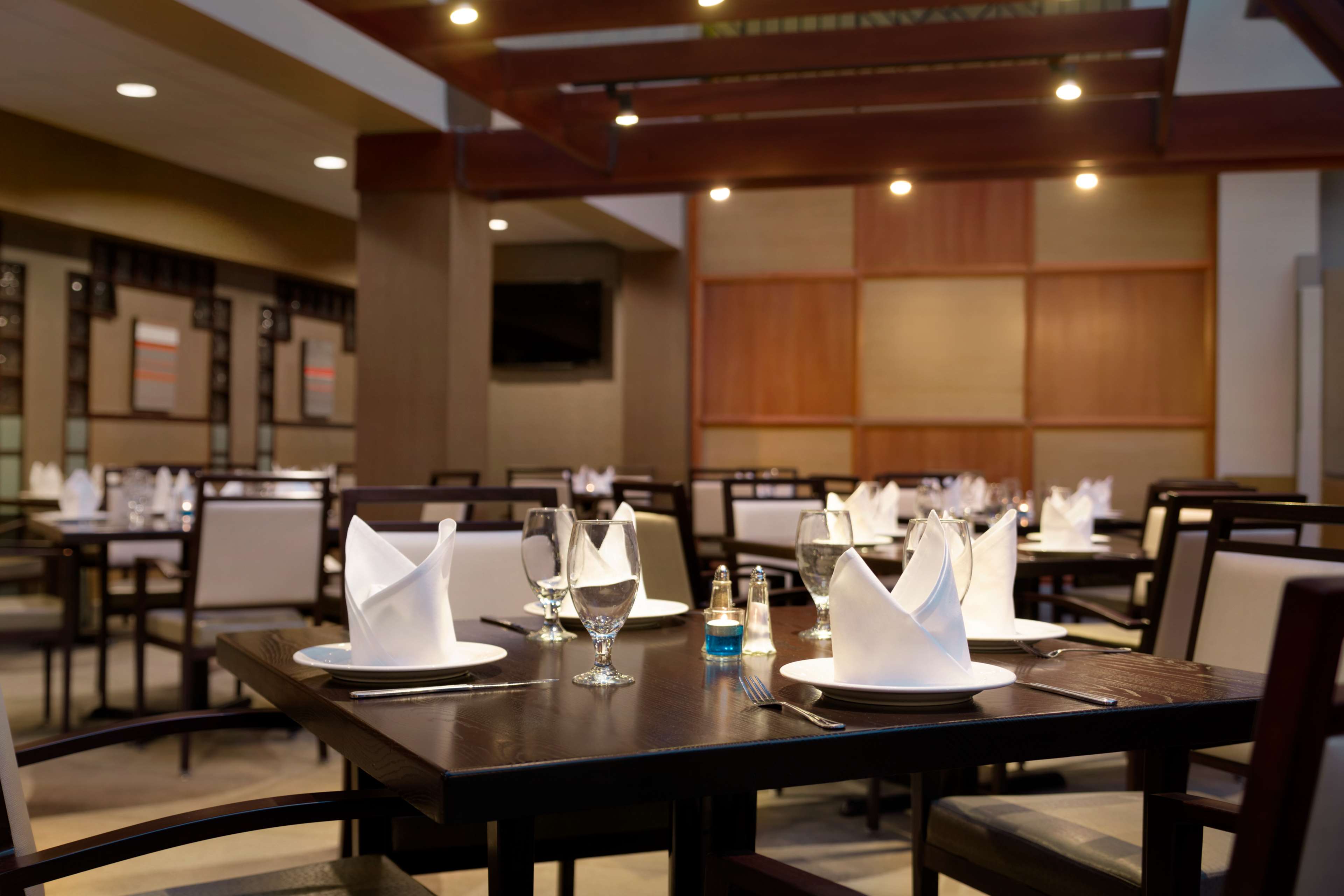Embassy Suites by Hilton Piscataway Somerset - photo 22