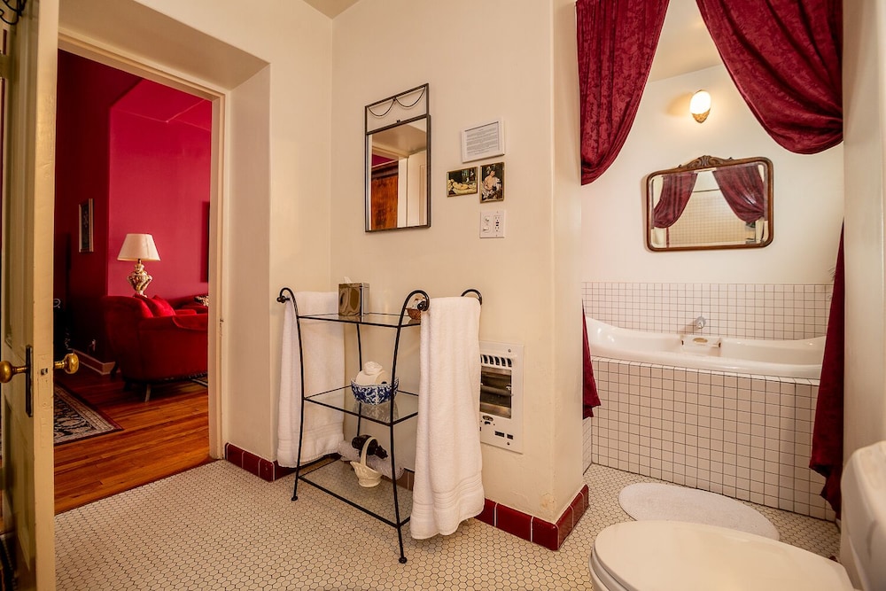 The Blenman House Inn - photo 35