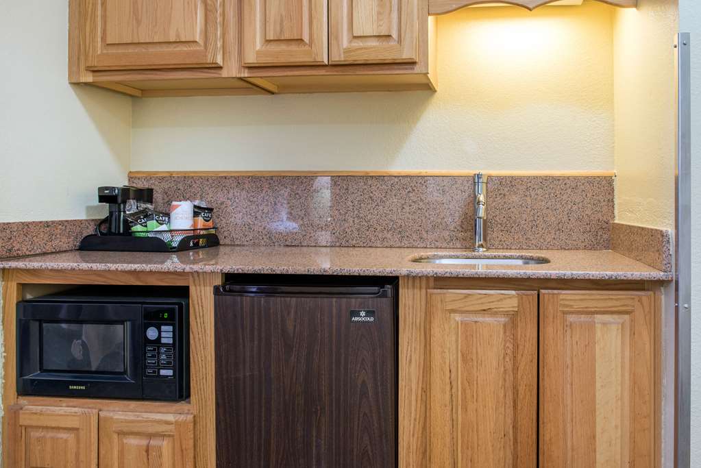 Quality Inn Jacksonville near I 72 - photo 6