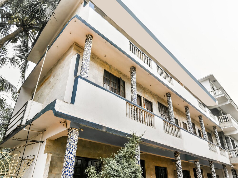 OYO 18507 Blue Marine Resort - carbon neutral hotel in Calangute