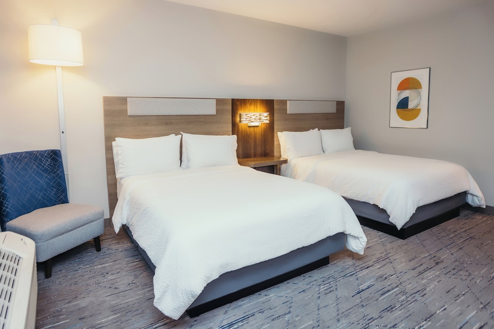 Holiday Inn Express Des Moines Ankeny by IHG - photo 13