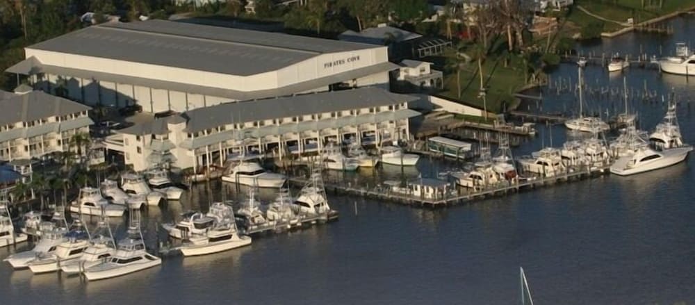 Pirate's Cove Resort & Marina - photo 31