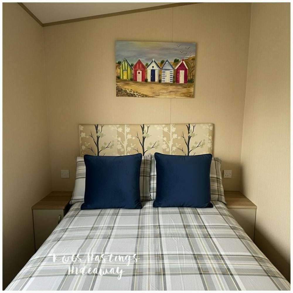 Comfortable 3 bed Caravan Combe Haven — hotel in Saint Leonards-On-Sea