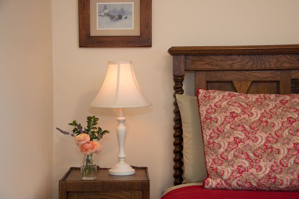 Brass Lantern Inn - photo 16