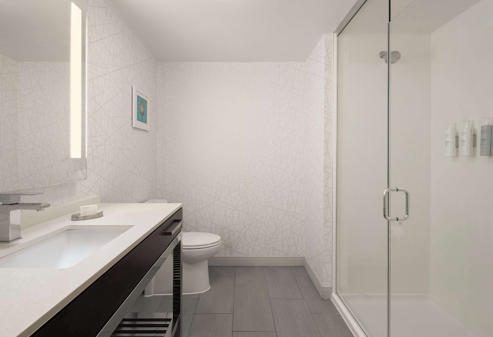 Hampton Inn & Suites Worcester - photo 36
