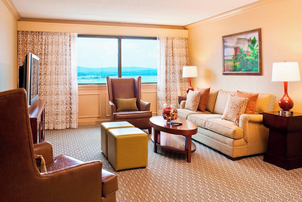 Sheraton Hartford Hotel at Bradley Airport - photo 10