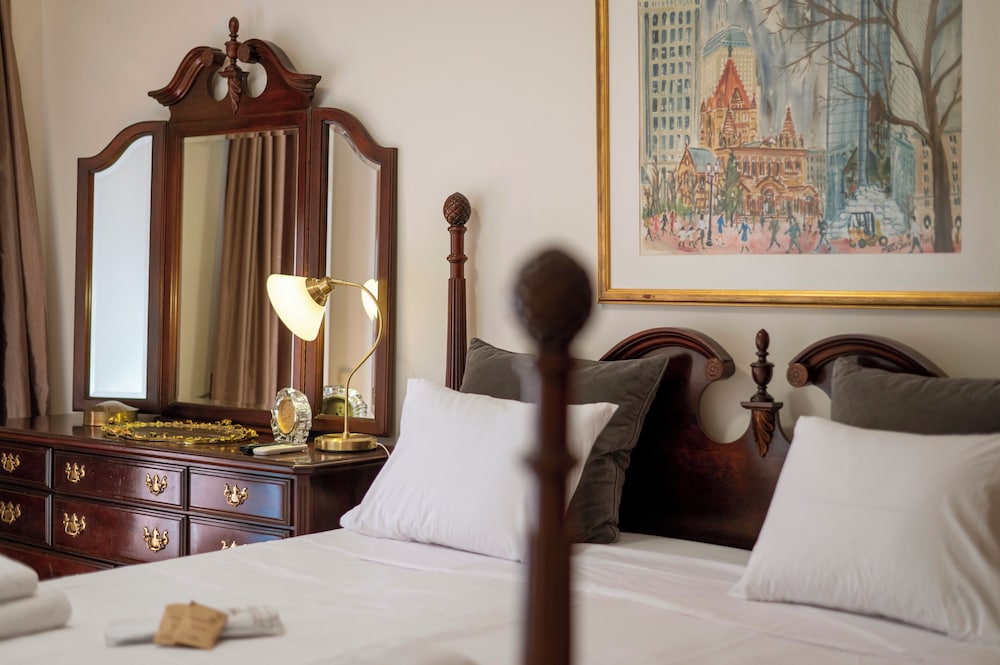 City Moon by halu Seafront 3 bedroom apartment — 4-Star Luxury Hotel in Thessaloniki, Greece