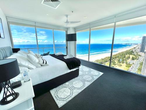 Air on Broadbeach Beachfront 2Level stunning apartment with 180 degree views — 4-Star Luxury Hotel in Gold Coast, Australia