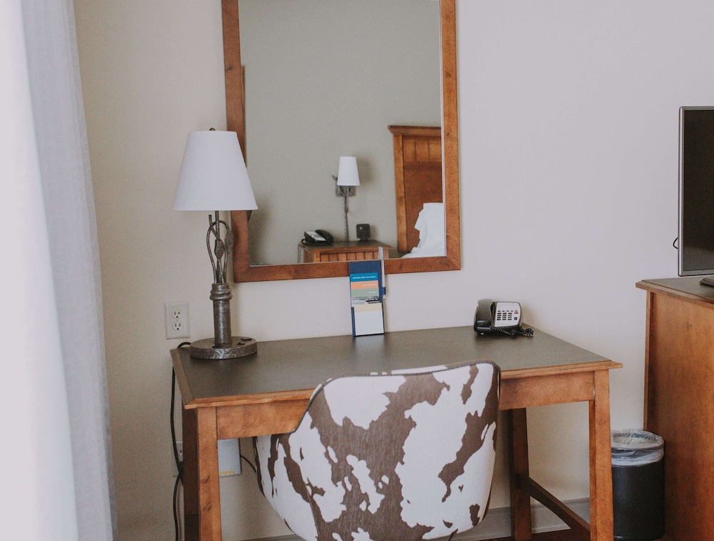 Hampton Inn & Suites Green River - photo 13