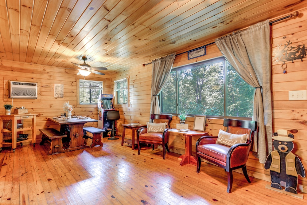 Bryson City Cabin in Smoky Mtn W resort Amenities - photo 7