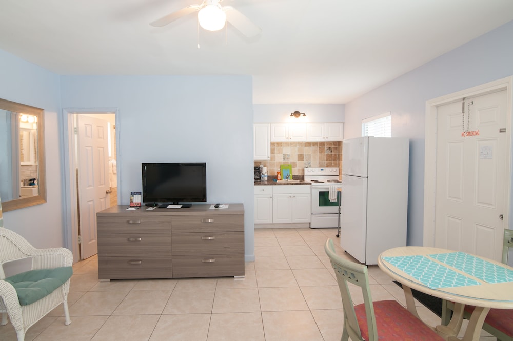 Great Escape Inn - photo 27