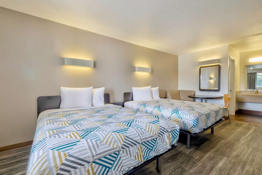 Motel 6 Bryan TX College Station - photo 14